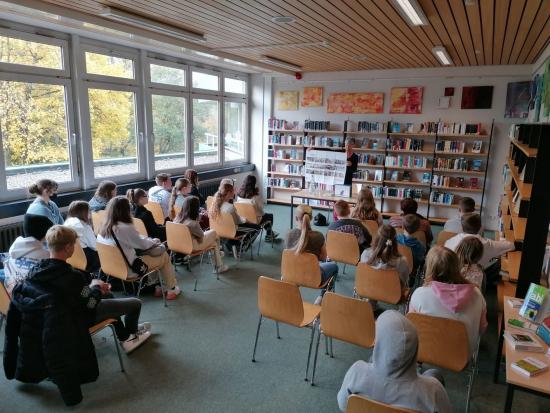 Lit.Ronsdorf Lesung zu Gast in der EFG-Schulbibliothek