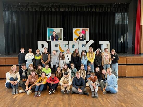 „Respekt für Dich!“ – Theaterstück von Zartbitter e. V. zu sexualisierter Gewalt zu Gast auf der EFG-Bühne 