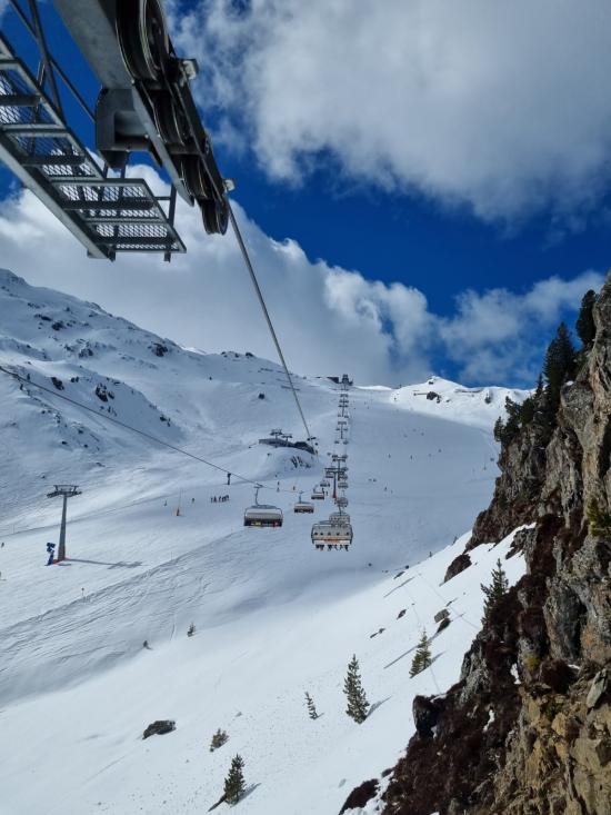 Auf den Brettern, die die Welt bedeuten: Das EFG- Wintersportprojekt 2024 auf großer Fahrt im Hochzillertal