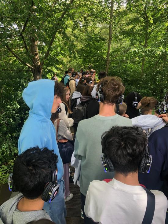 Klasse 7.4 gemeinsam mit der EF im Kulturscouteinsatz : DURST – Die Zukunft des Wassers