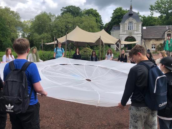 Klasse 7.4 gemeinsam mit der EF im Kulturscouteinsatz : DURST – Die Zukunft des Wassers