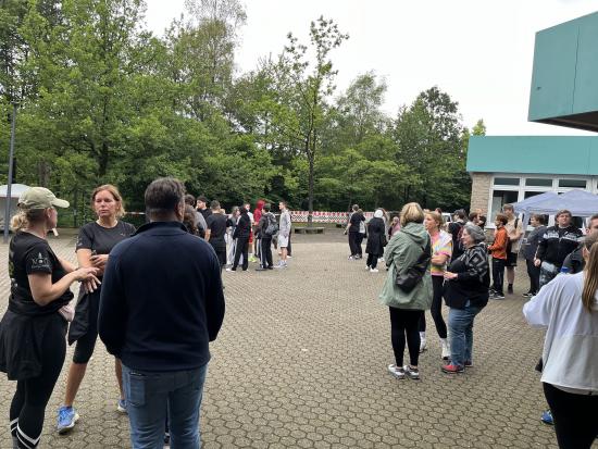 Wir feiern 45 Jahre Erich-Fried-Gesamtschule in Ronsdorf  mit einem 24-Stundenlauf rund um unsere Schule