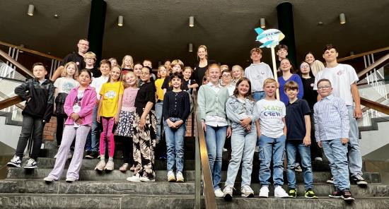 Herzliches Willkommen der 5. Klassen im Schuljahr 2024/25 auf der großen Einschulungsfeier in der EFG-Aula