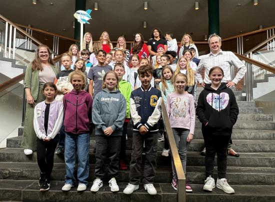 Herzliches Willkommen der 5. Klassen im Schuljahr 2024/25 auf der großen Einschulungsfeier in der EFG-Aula