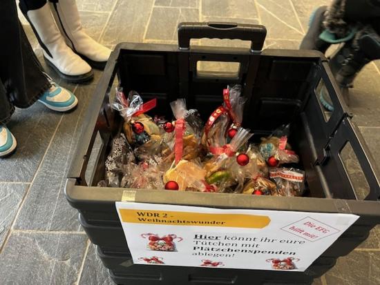 Plätzchen für das WDR2-Weihnachtswunder: Die EFG Back AG in der Weihnachtsbäckerei