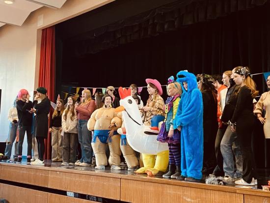 „Wuppdika!“ – EFG Karnevalsparty mit buntem Kostümwettbewerb und süßen Kamelle