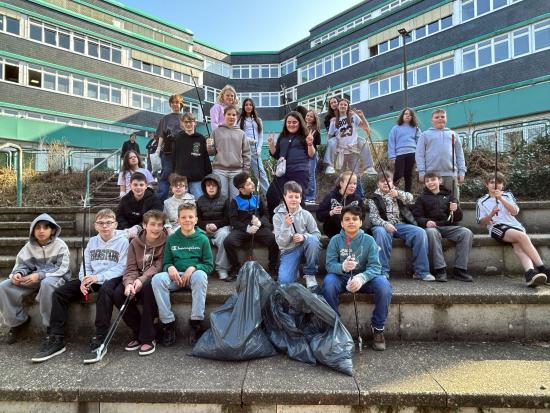 EFG packt beim Wupperputz gemeinsam packt an: Frühjahrsputz von Schulhof bis Talsperre