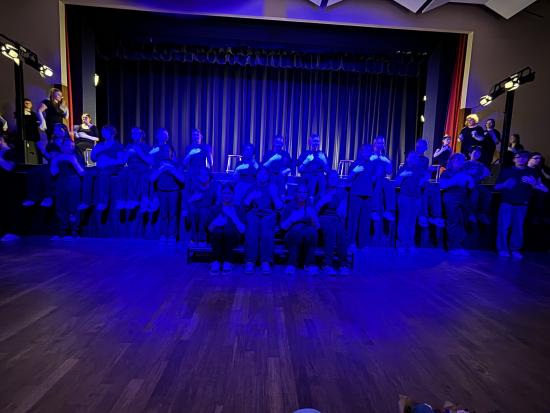 Beeindruckende augenblicke 2025: DuG-Kurse präsentieren Einblicke in ihre vielfältigen Theaterproduktionen