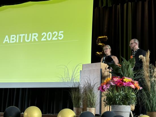 Feierliche Zeugnisübergabe -  Herzlichen Glückwunsch zum Abitur 2025!