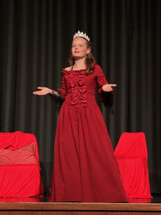 EFG-Theaterklasse 6.5 präsentierte ihr Stück: „Das zeitliche Durcheinander“