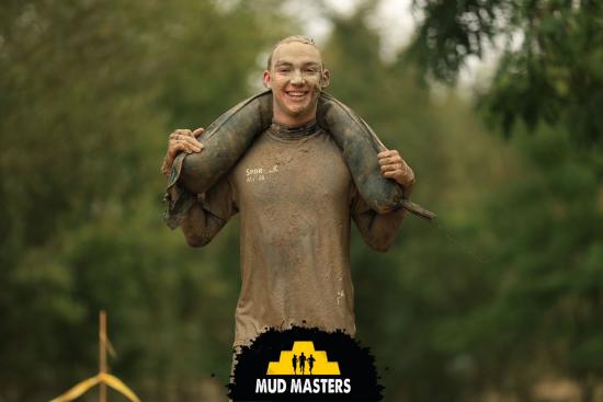 Ausdauer, Schlamm und Teamgeist: EFG-Sport-LK der Q2 beim Mud Masters in Weeze:
