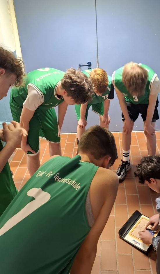 WKII Stadtmeisterschaft: EFG-Basketball-Nachwuchs überzeugt mit Teamgeist und Spieltalent