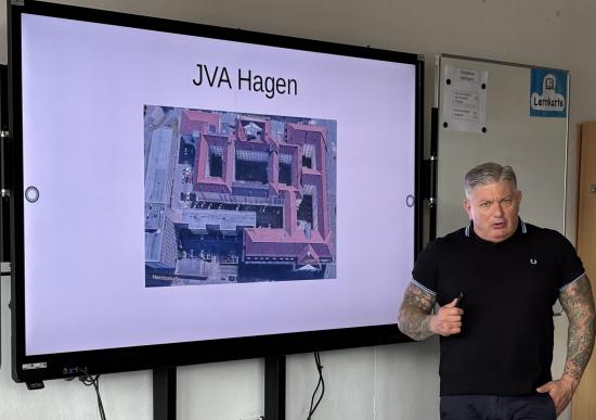 Prävention durch persönliche Erfahrungen – Workshop mit „Lernraum Knast e. V.“ im 9. Jahrgang
