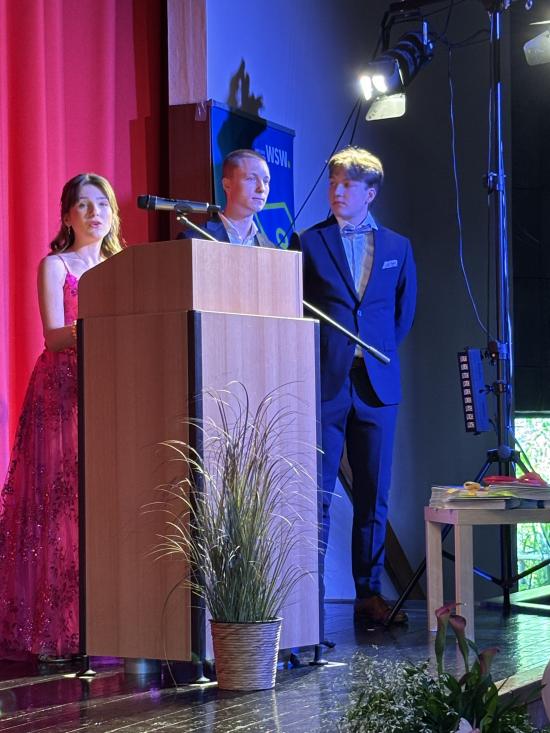 Feierlich rockige Zeugnisübergabe Abiturjahrgang 2026 der Städtischen Erich-Fried-Gesamtschule Ronsdorf