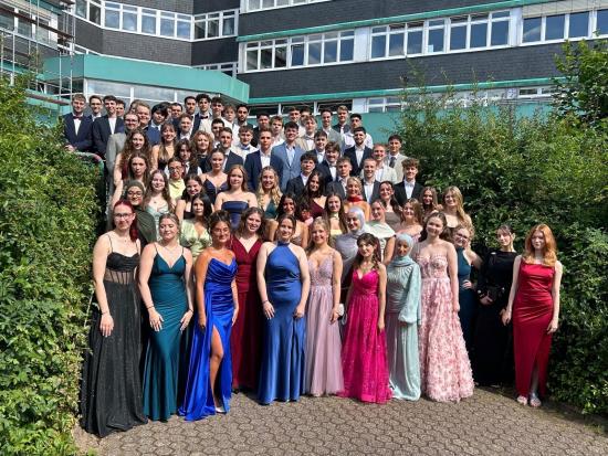 Feierlich rockige Zeugnisübergabe Abiturjahrgang 2026 der Städtischen Erich-Fried-Gesamtschule Ronsdorf