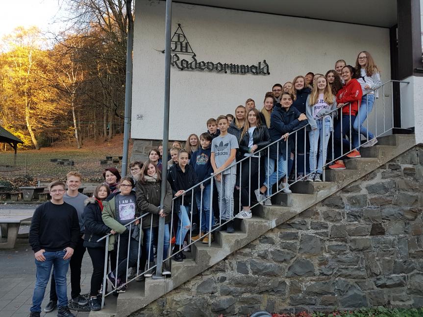 Die Theater- und Chor-AG der Erich-Fried-Gesamtschule