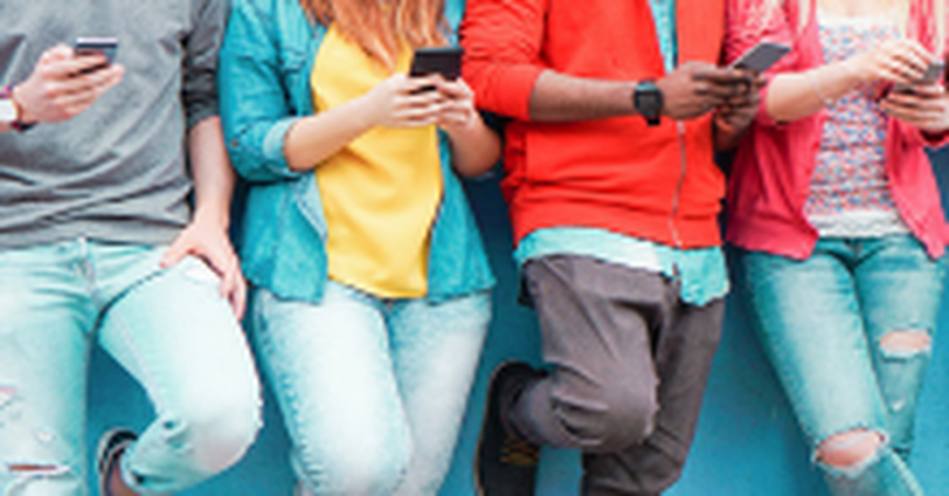 Mit dem Smartphone in die neue Schule?!? Chancen und Risiken im Umgang mit Social Media & Co