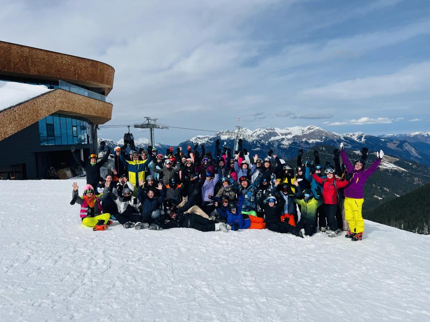 Auf den Brettern, die die Welt bedeuten: Das EFG- Wintersportprojekt 2024 auf großer Fahrt im Hochzillertal