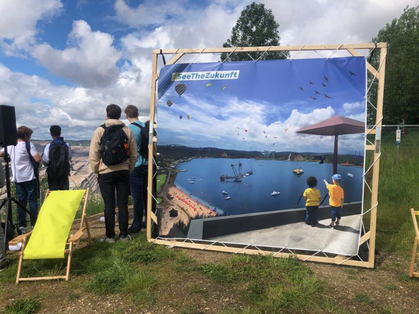 Klasse 7.4 gemeinsam mit der EF im Kulturscouteinsatz : DURST – Die Zukunft des Wassers