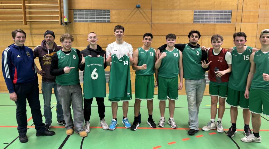 Großer Auftritt zum Abschluss der Saison im Schulbasketball: Verrücktes Spiel bei WK 1