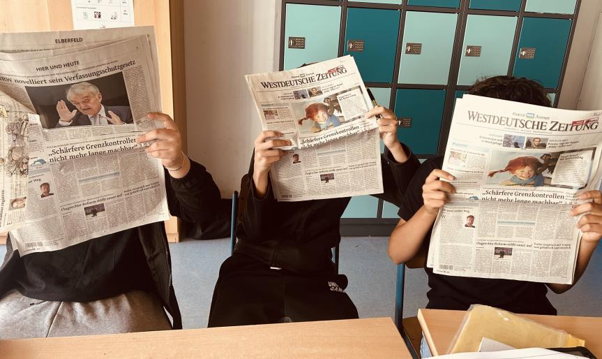 Der 8. Jahrgang liest Zeitung – ein Zeitungsprojekt ganz ohne Bildschirm, aber mit viel Spaß