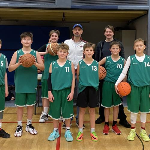 Lange Hosen? Langer Atem! EFG-Basketballmannschaft WK4 erspielt einen achtbaren 2. Platz bei den Wuppertaler Stadtmeisterschaften