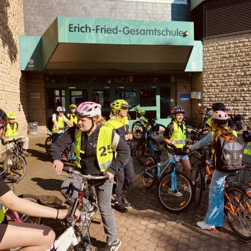 Auf die Räder, fertig, los! - Unsere Fünftklässler sind fit für den Straßenverkehr!